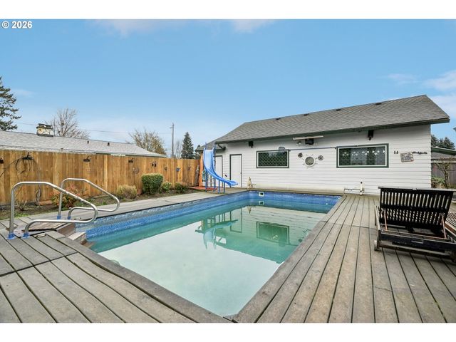 920 N ASPEN Ct, Canby, OR 97013