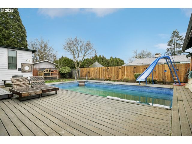 920 N ASPEN Ct, Canby, OR 97013