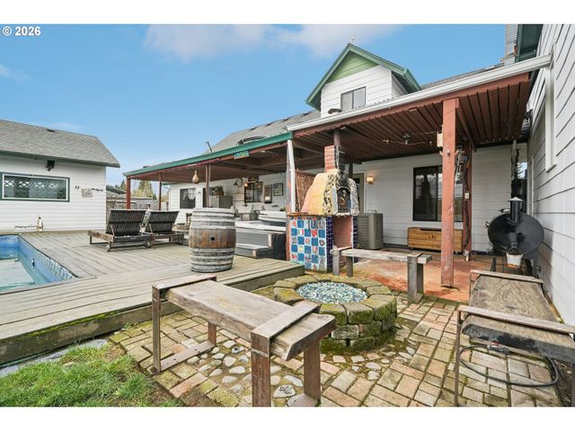 920 N ASPEN Ct, Canby, OR 97013