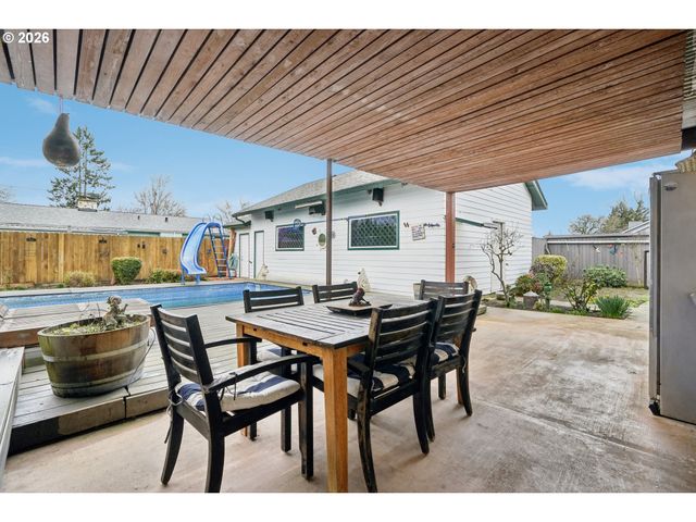 920 N ASPEN Ct, Canby, OR 97013