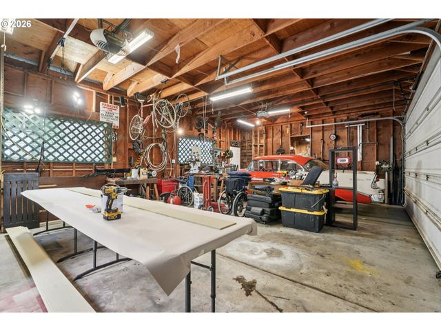 920 N ASPEN Ct, Canby, OR 97013