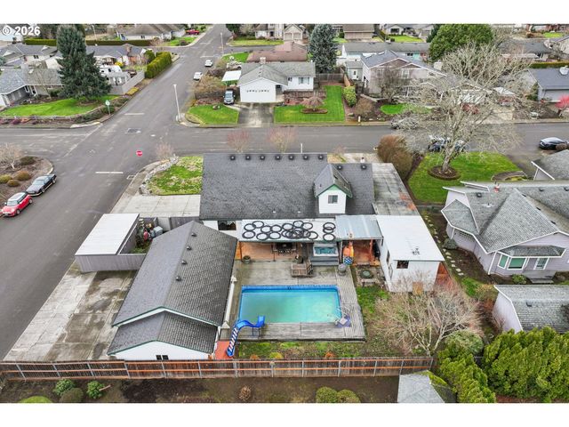 920 N ASPEN Ct, Canby, OR 97013