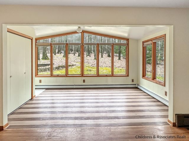 288 E 88th Street, Newaygo, MI 49337