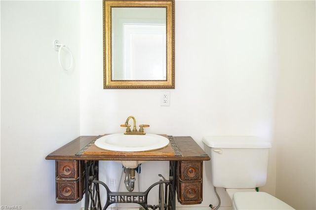 581 Clyde Drive, Winston-salem, NC 27104