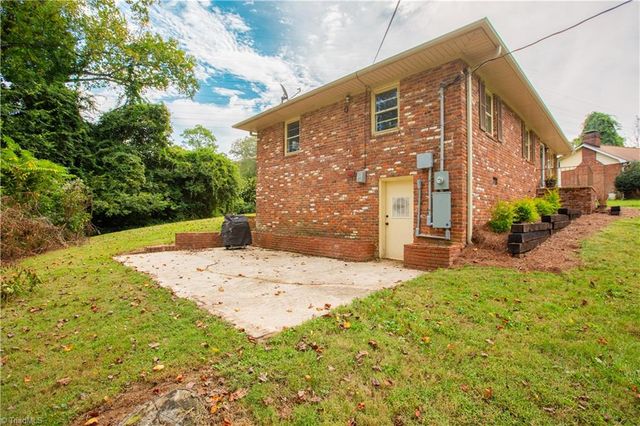 581 Clyde Drive, Winston-salem, NC 27104