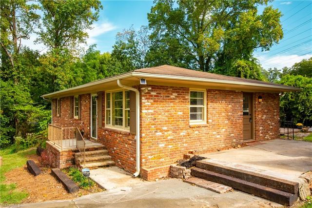 581 Clyde Drive, Winston-salem, NC 27104