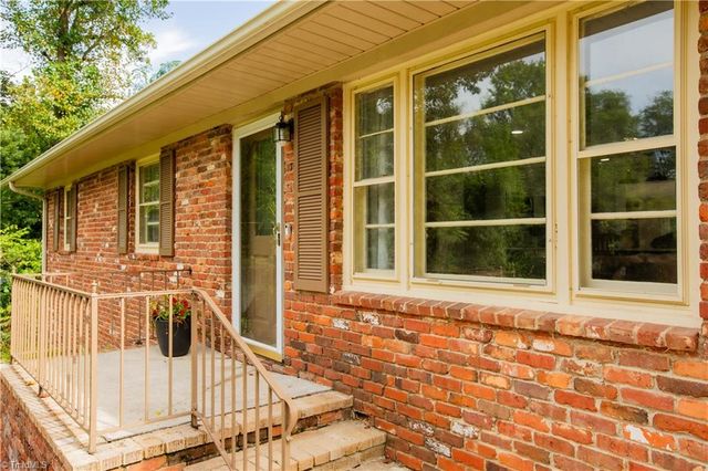 581 Clyde Drive, Winston-salem, NC 27104