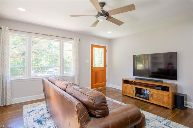 581 Clyde Drive, Winston-salem, NC 27104