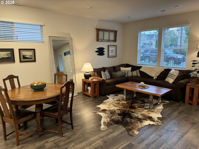 861 N 19TH Ave, Cornelius, OR 97113