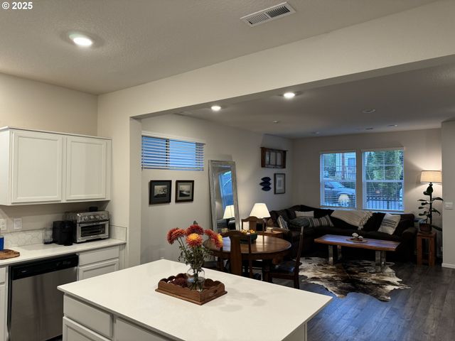 861 N 19TH Ave, Cornelius, OR 97113