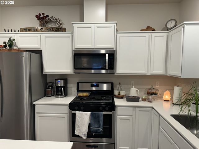 861 N 19TH Ave, Cornelius, OR 97113