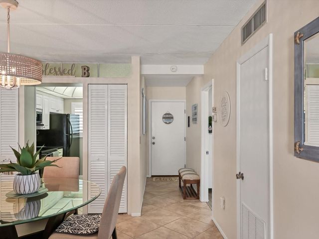 708 TAMIAMI TRAIL S 105, Venice, FL 34285