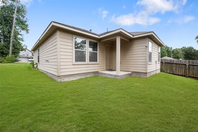 15302 Kickapoo Trail, Willis, TX 77378