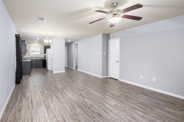 15302 Kickapoo Trail, Willis, TX 77378