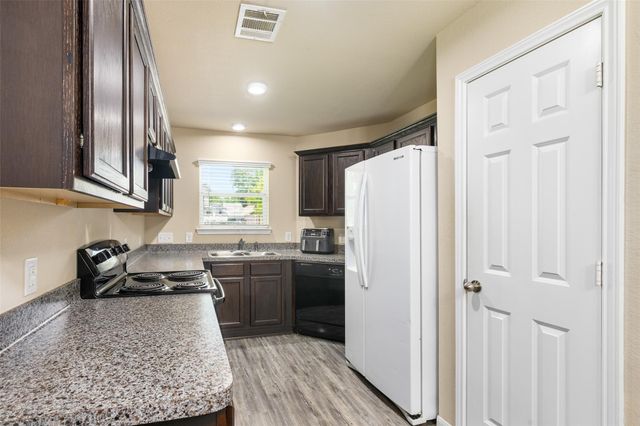 15302 Kickapoo Trail, Willis, TX 77378