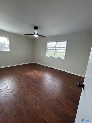 734 Red Hat Road, Decatur, AL 35601