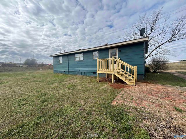 734 Red Hat Road, Decatur, AL 35601