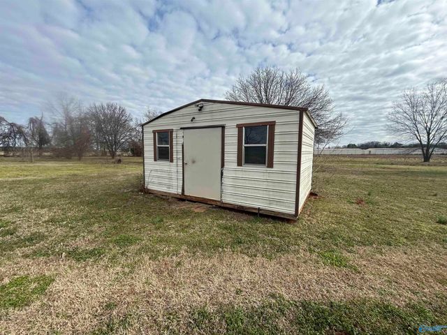 734 Red Hat Road, Decatur, AL 35601