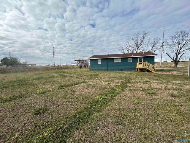 734 Red Hat Road, Decatur, AL 35601