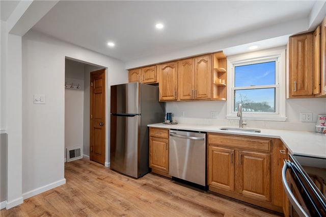 5354 Greenridge Dr, Whitehall, PA 15236