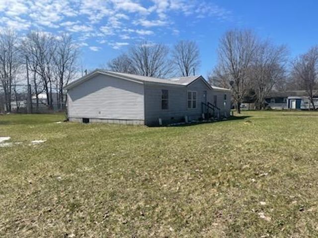 44 E Howard Street, Breedsville Vllg, MI 49056