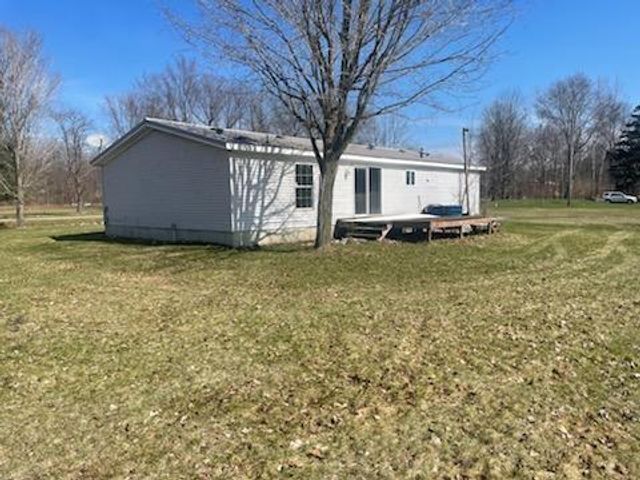 44 E Howard Street, Breedsville Vllg, MI 49056