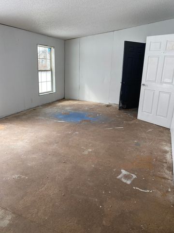 44 E Howard Street, Breedsville Vllg, MI 49056