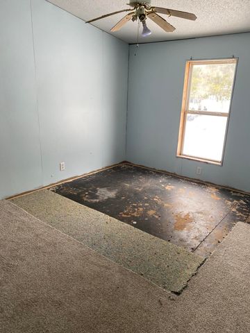 44 E Howard Street, Breedsville Vllg, MI 49056