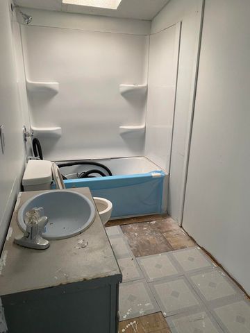 44 E Howard Street, Breedsville Vllg, MI 49056