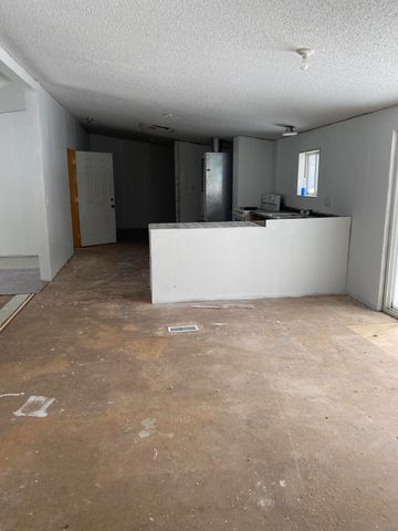 44 E Howard Street, Breedsville Vllg, MI 49056