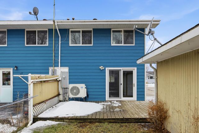 1138 20th Street N, Moorhead, MN 56560