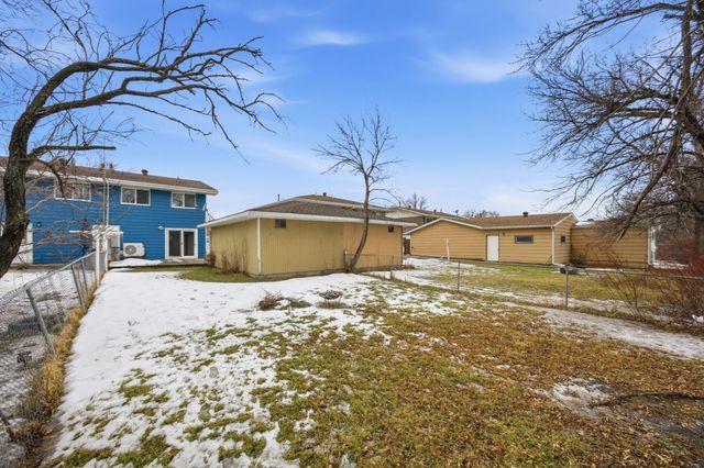 1138 20th Street N, Moorhead, MN 56560