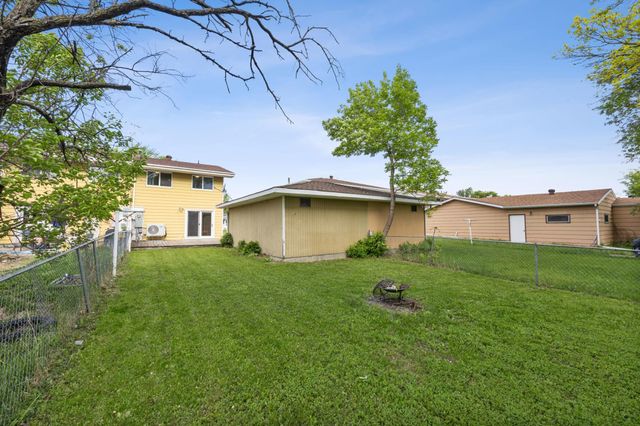 1138 20th Street N, Moorhead, MN 56560