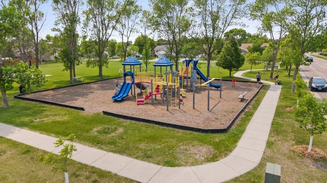 1138 20th Street N, Moorhead, MN 56560