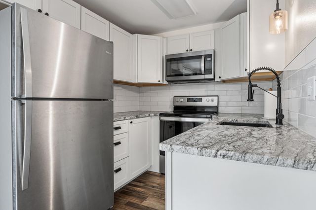 1138 20th Street N, Moorhead, MN 56560