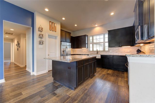 203 Lily Lane, Rosharon, TX 77583