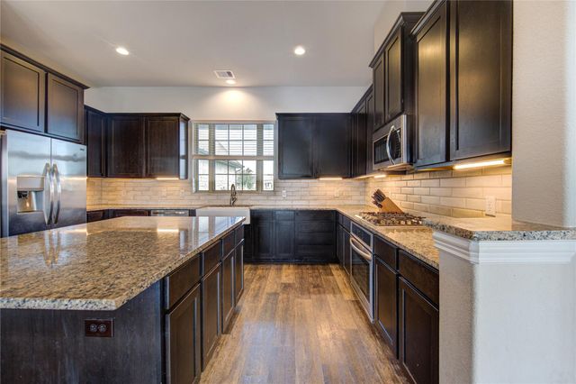 203 Lily Lane, Rosharon, TX 77583