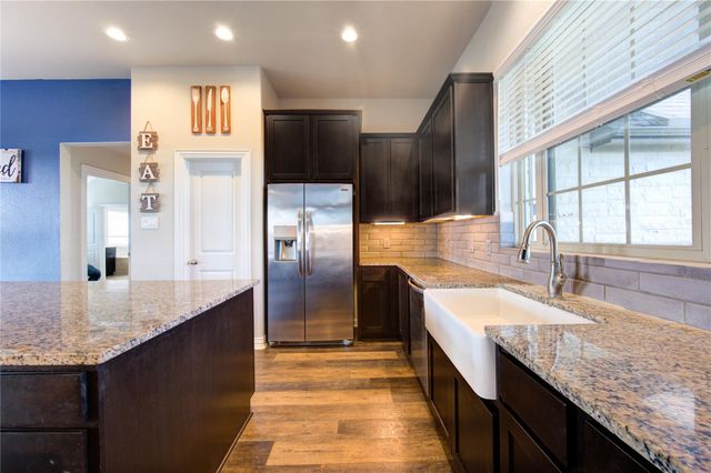 203 Lily Lane, Rosharon, TX 77583