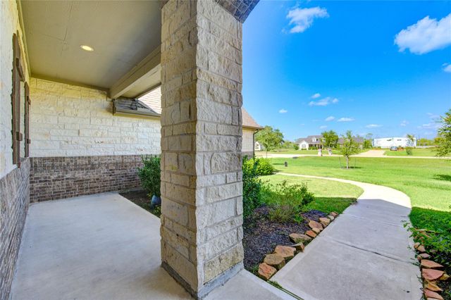203 Lily Lane, Rosharon, TX 77583