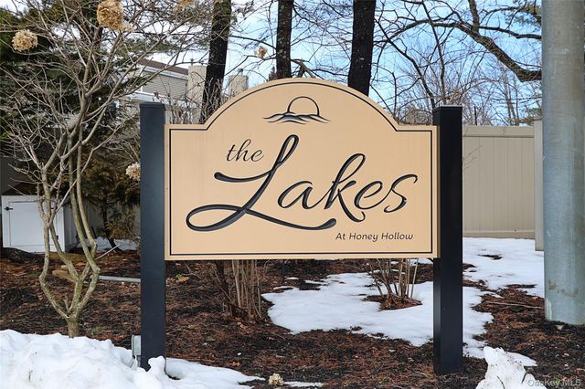 55 Kristin Lane, Hauppauge, NY 11788