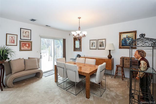 55 Kristin Lane, Hauppauge, NY 11788