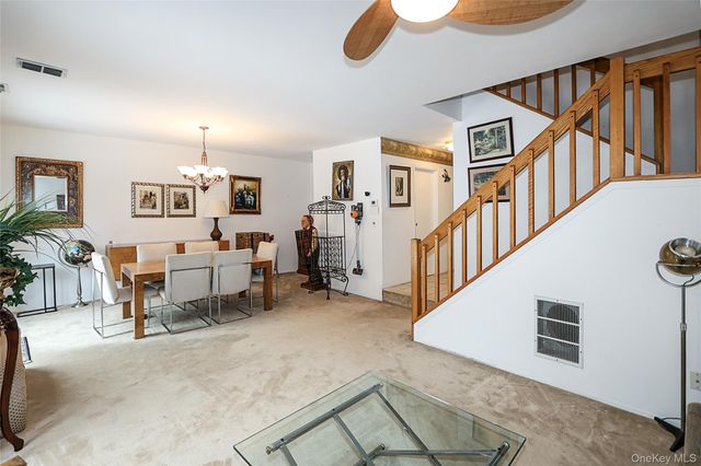 55 Kristin Lane, Hauppauge, NY 11788