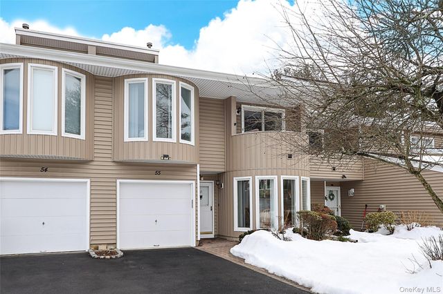 55 Kristin Lane, Hauppauge, NY 11788