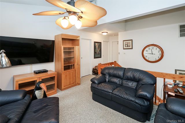 55 Kristin Lane, Hauppauge, NY 11788