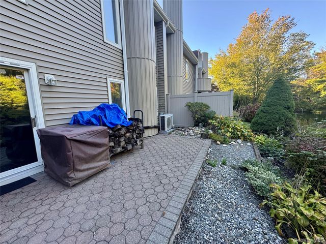 55 Kristin Lane, Hauppauge, NY 11788