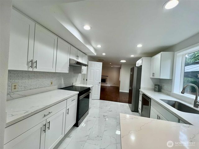 10900 SE 219th Place, Kent, WA 98031