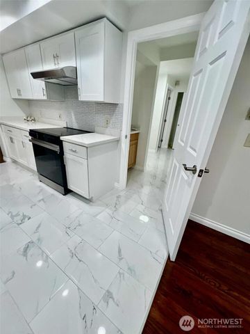 10900 SE 219th Place, Kent, WA 98031