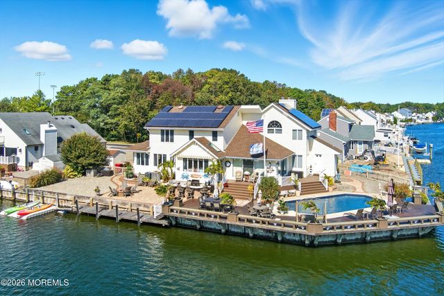 68 Moorage Avenue, Bayville, NJ 08721