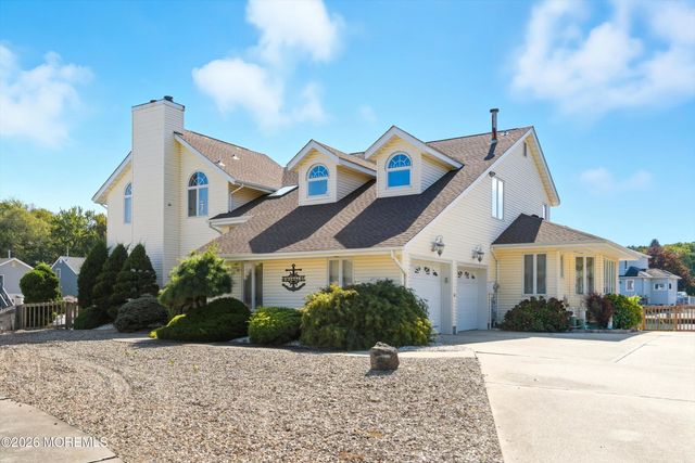 68 Moorage Avenue, Bayville, NJ 08721