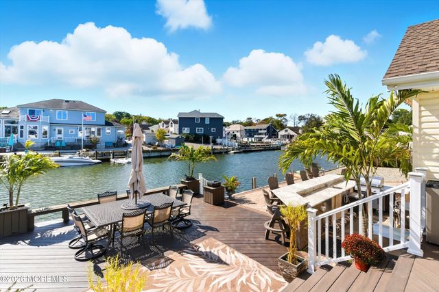 68 Moorage Avenue, Bayville, NJ 08721